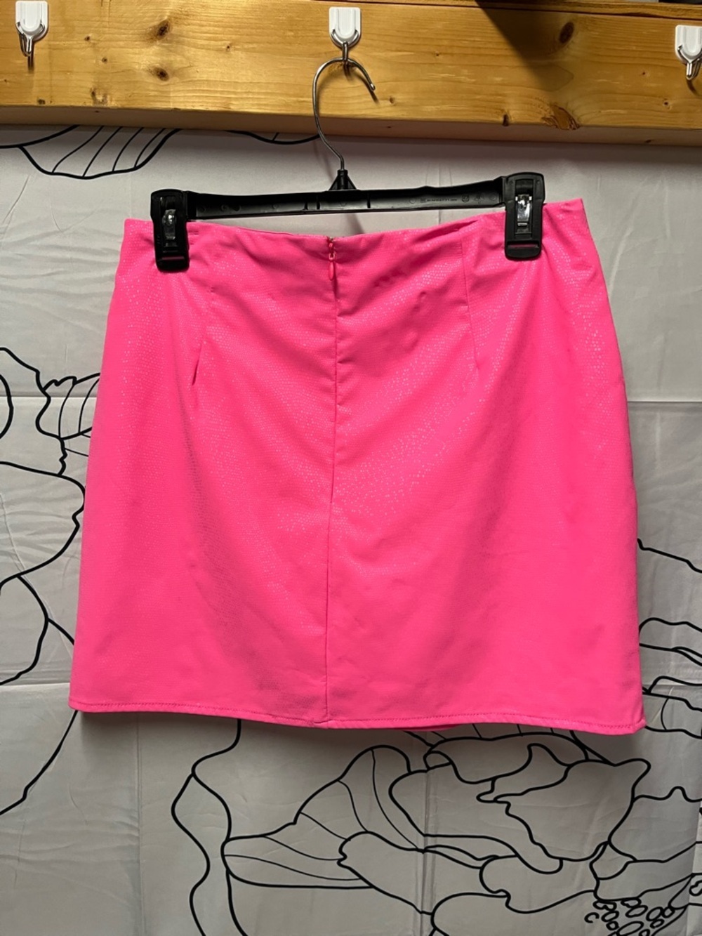 Cloud Ten Hot Pink Vegan Leather Textured Mini Skirt with Front Slit (271) - Picture 4 of 7